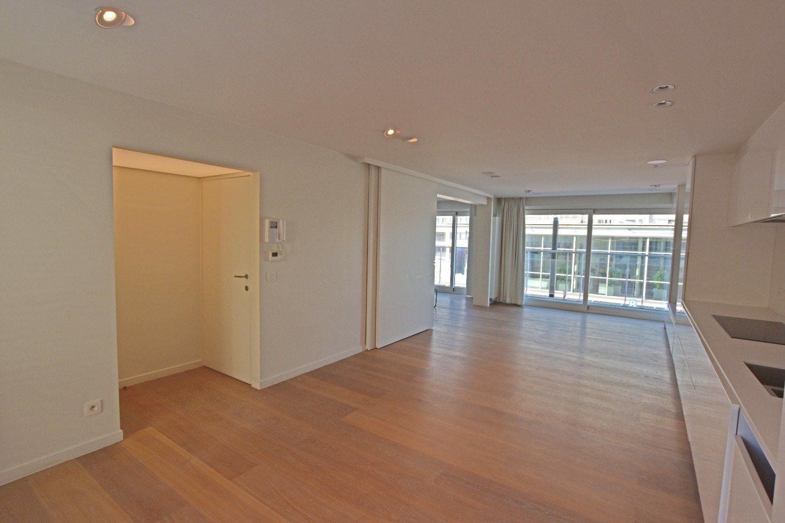 Mooi appartement met zijdelings zeezicht, centraal gelegen op het Lichttorenplein foto 8