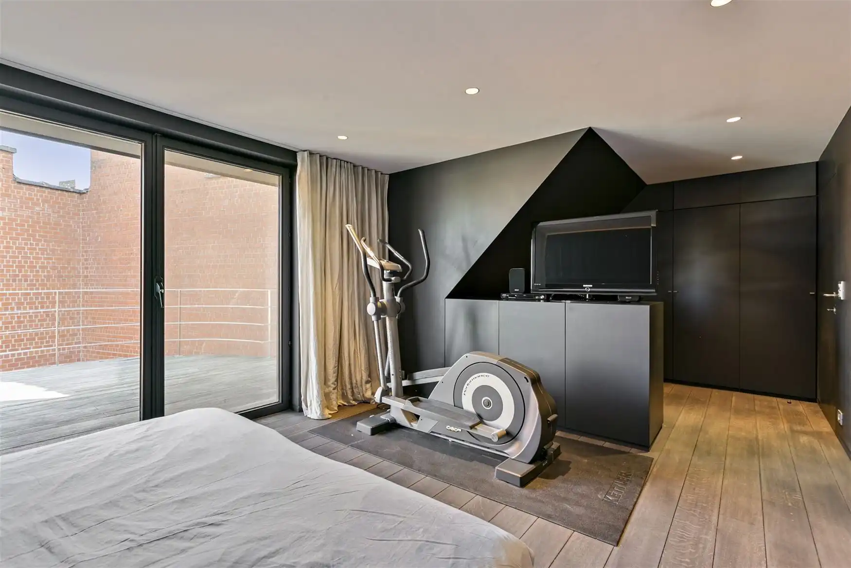 Zeer ruim bemeubeld duplexappartement foto 16