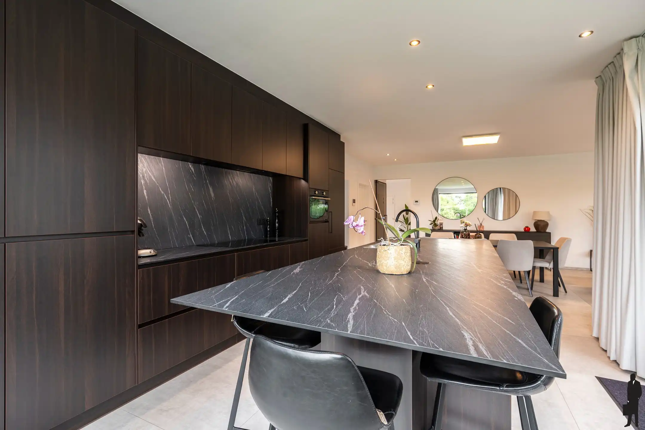 Ruime woning met multifunctionele studio foto 8