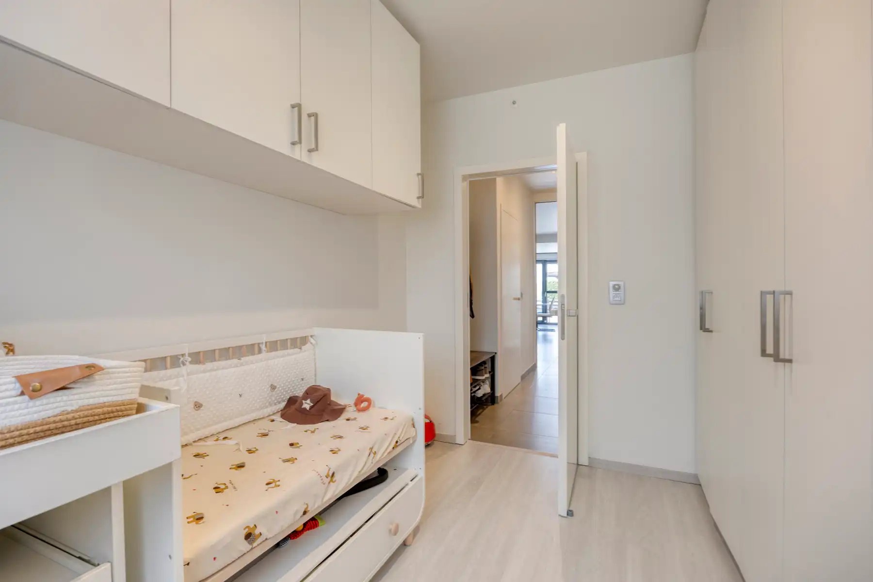 Modern en energiezuinig gelijkvloers appartement vlabij centrum foto 23