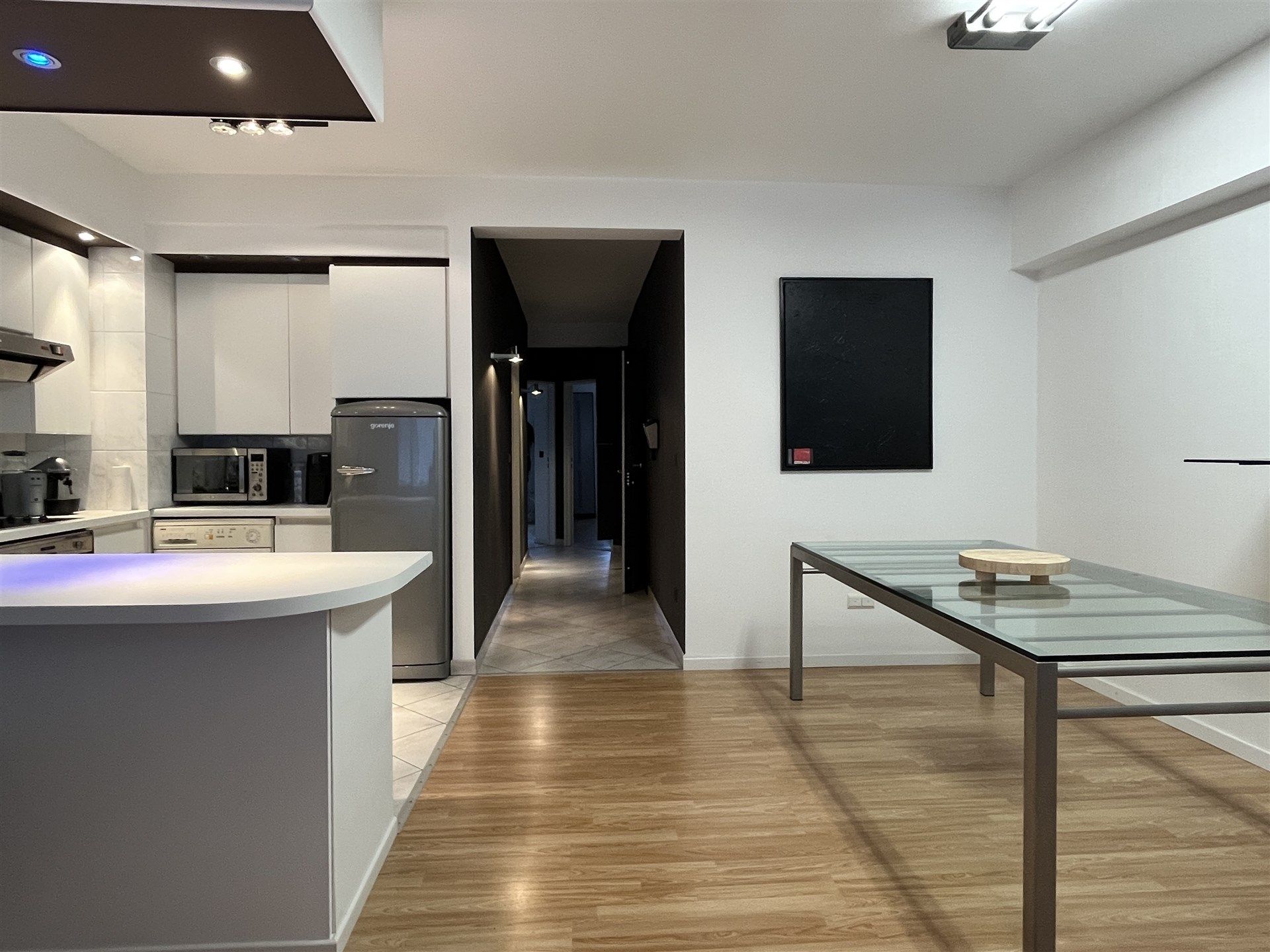 Appartement met terras op zeer gunstige locactie!  foto 3