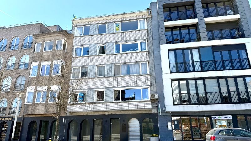 Hoofdfoto van de publicatie: Gezellig en verrassend ruim appartement met 2 slaapkamers en veel potentieel in het hart van Deinze