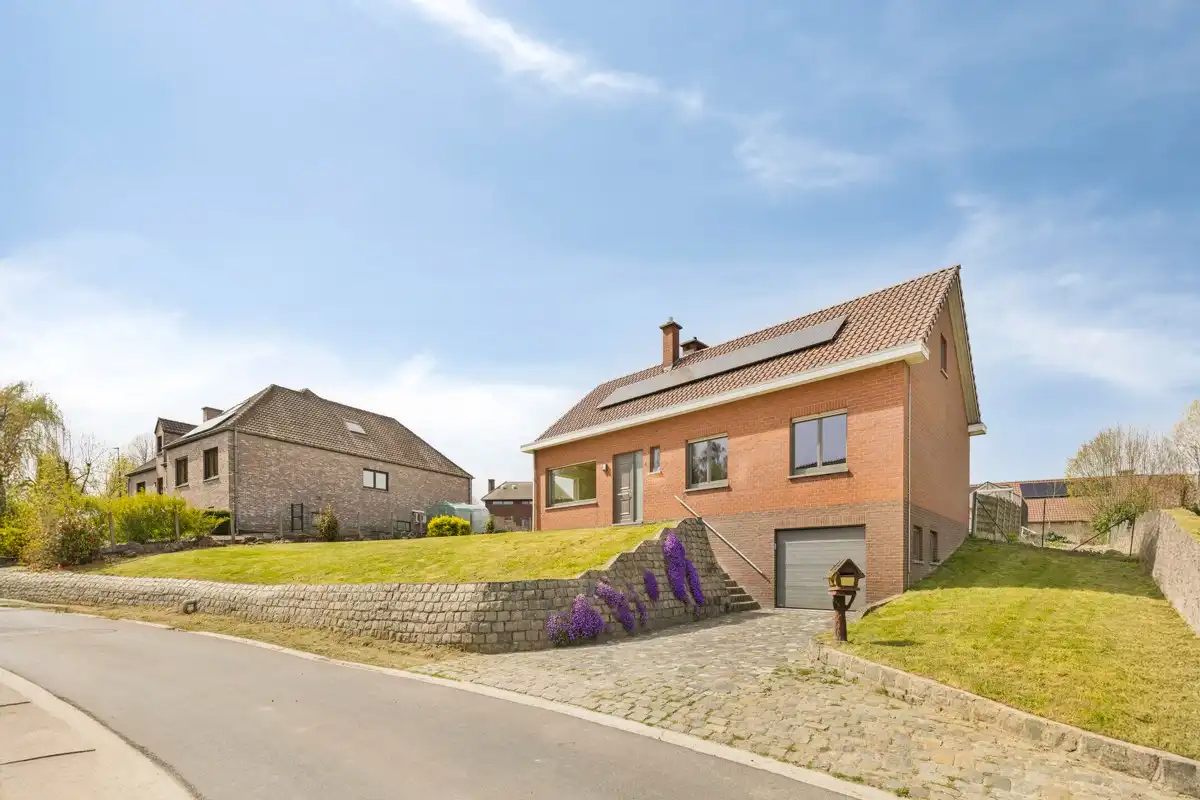 Landelijke woning met tal van mogelijkheden foto {{pictureIndex}}