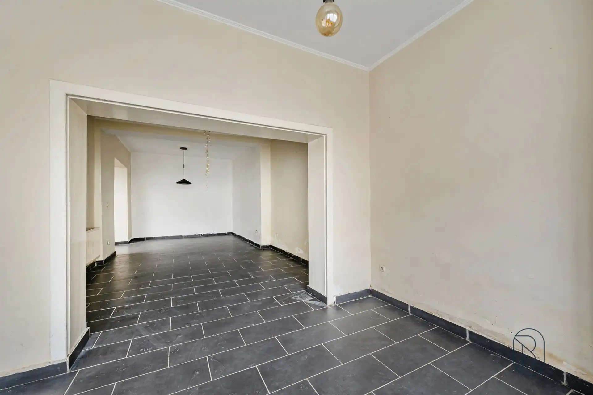 Woning met 2 slpks in centrum Ronse nabij station foto 4