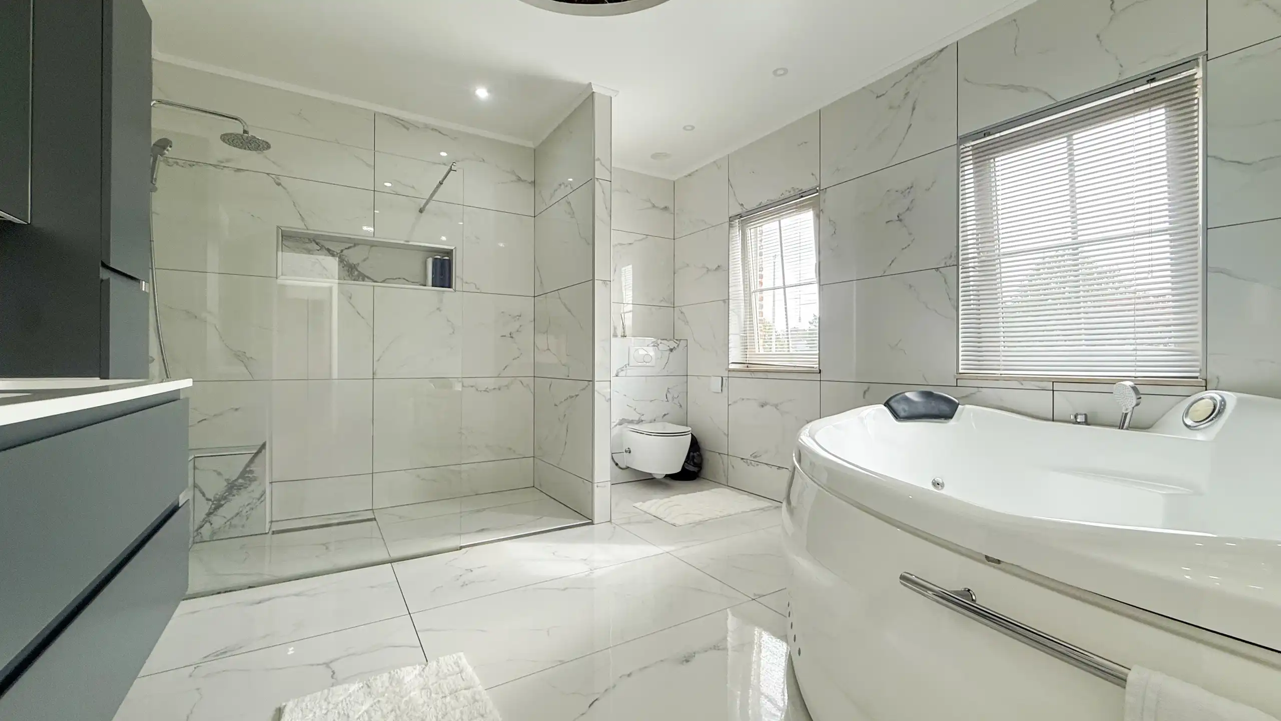 Exclusieve villa met luxueuze leefruimte en 7slpk + veranda! foto 23