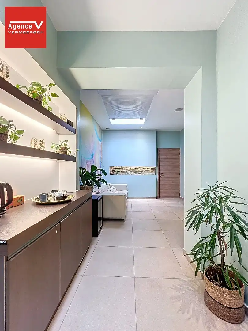 Uitstekend gelegen handelspand met authentieke gevel – Groentemarkt.  foto 14