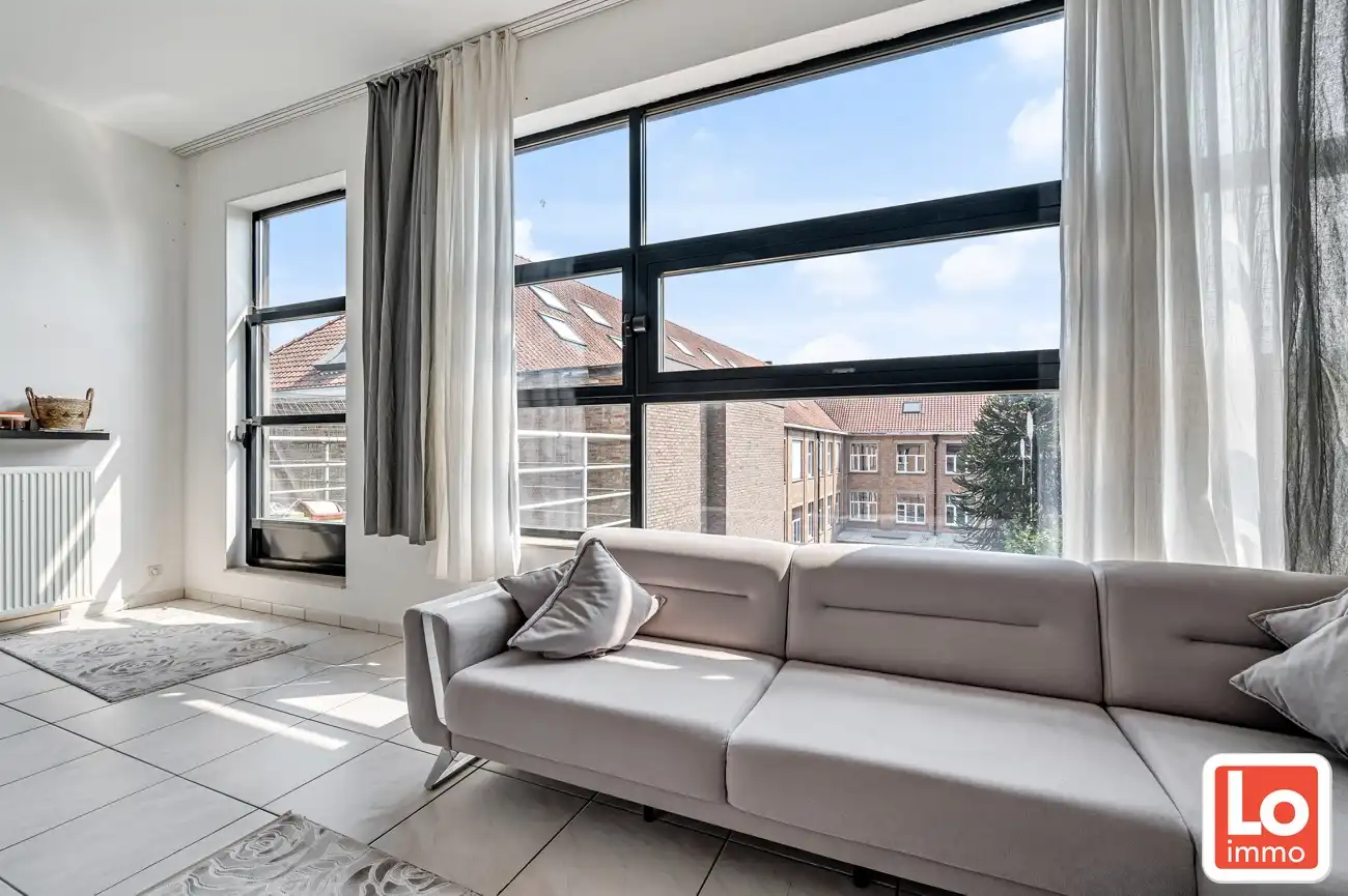 Mooi gelegen op te knappen appartement met 2 slpks, terras en autostaanplaats in centrum Lochristi foto 8