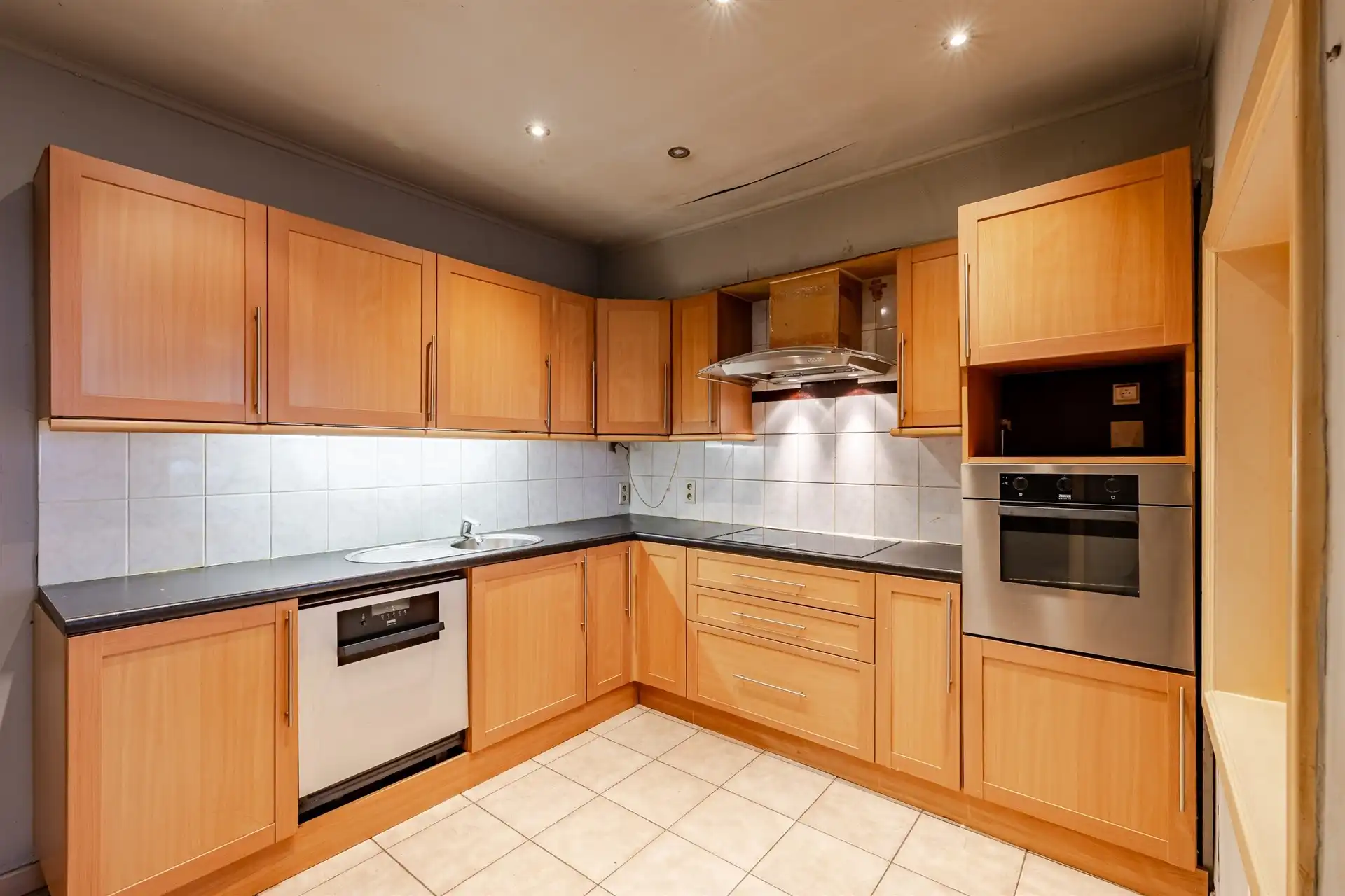 Te renoveren woning met ruimte voor achtertuin foto 7