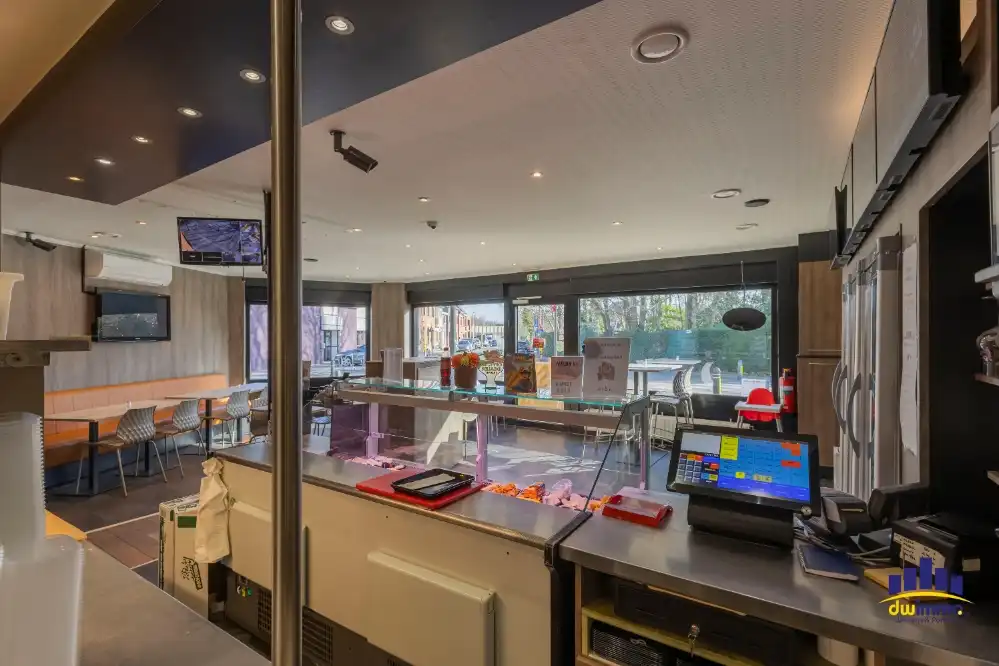 Prima gelegen frituur over te nemen in Sint-Denijs-Westrem foto 10