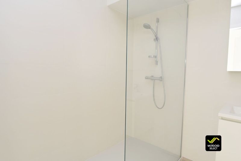 Te huur: ruime duplex in Maldegem met lift naar beide verdiepingen foto 7