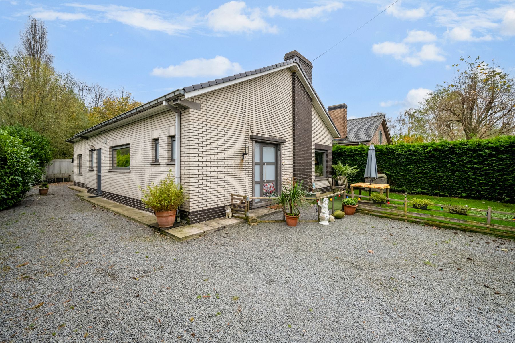 Bijzonder rustig gelegen 4-gevel woning foto 3