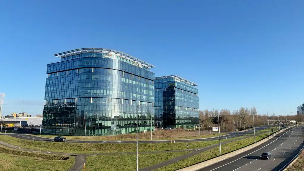 Kantoorgelijkvloers te huur in Blue Towers op topligging bij klaverblad in Gent foto 18