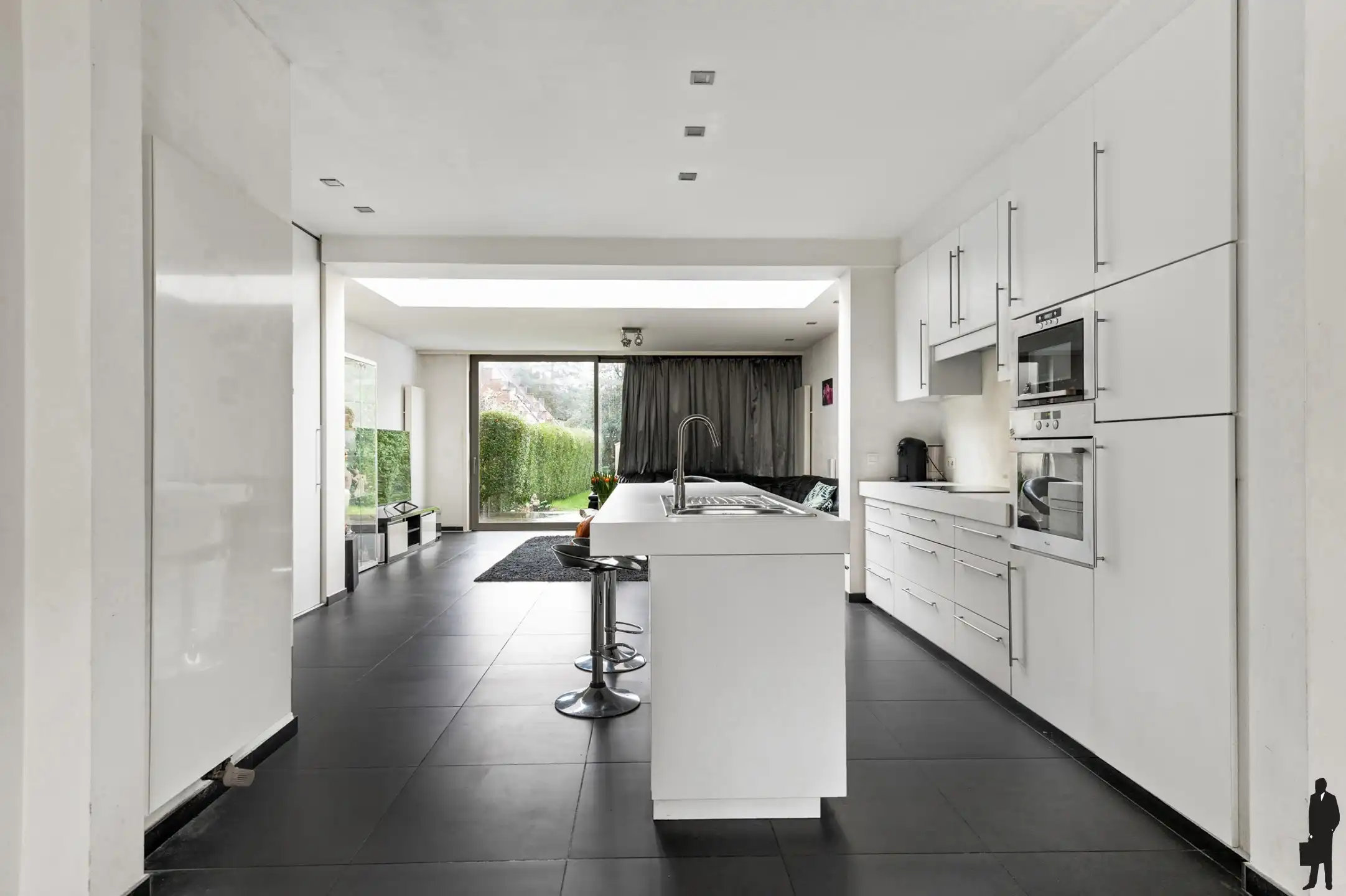 Instapklare woning met 3-4 slaapkamers & tuin in het centrum foto 5