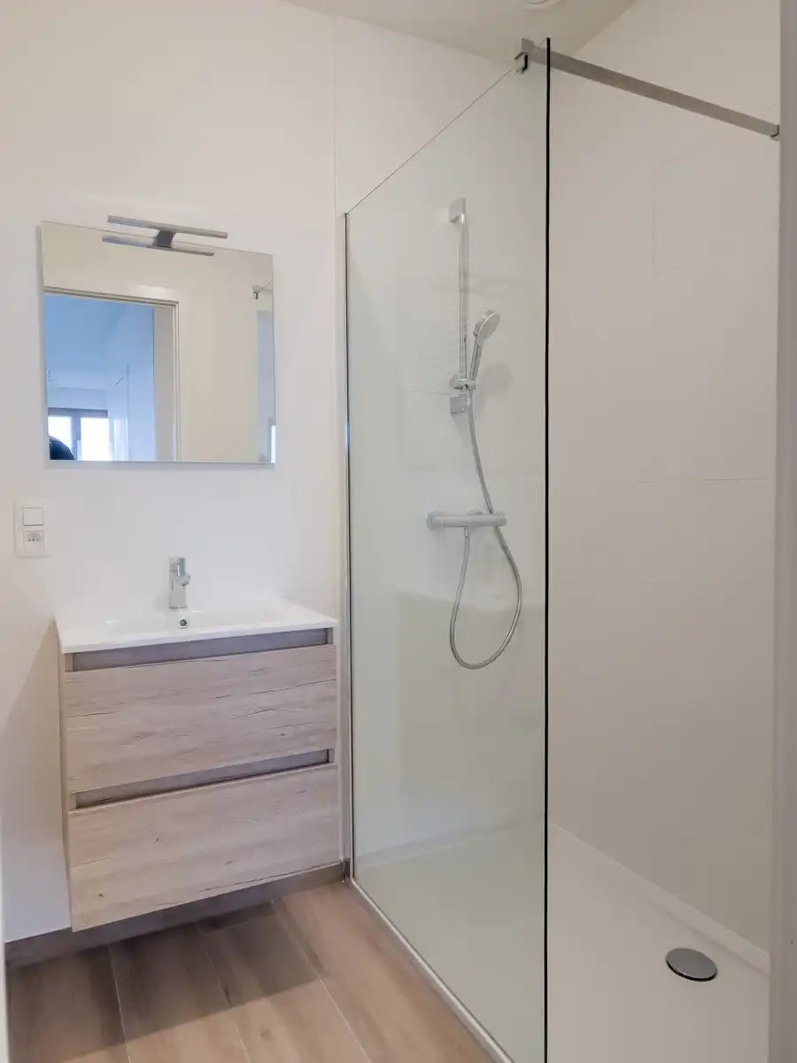 Rustig en comfortabel 2slpk appt. met mooi terras  foto 13