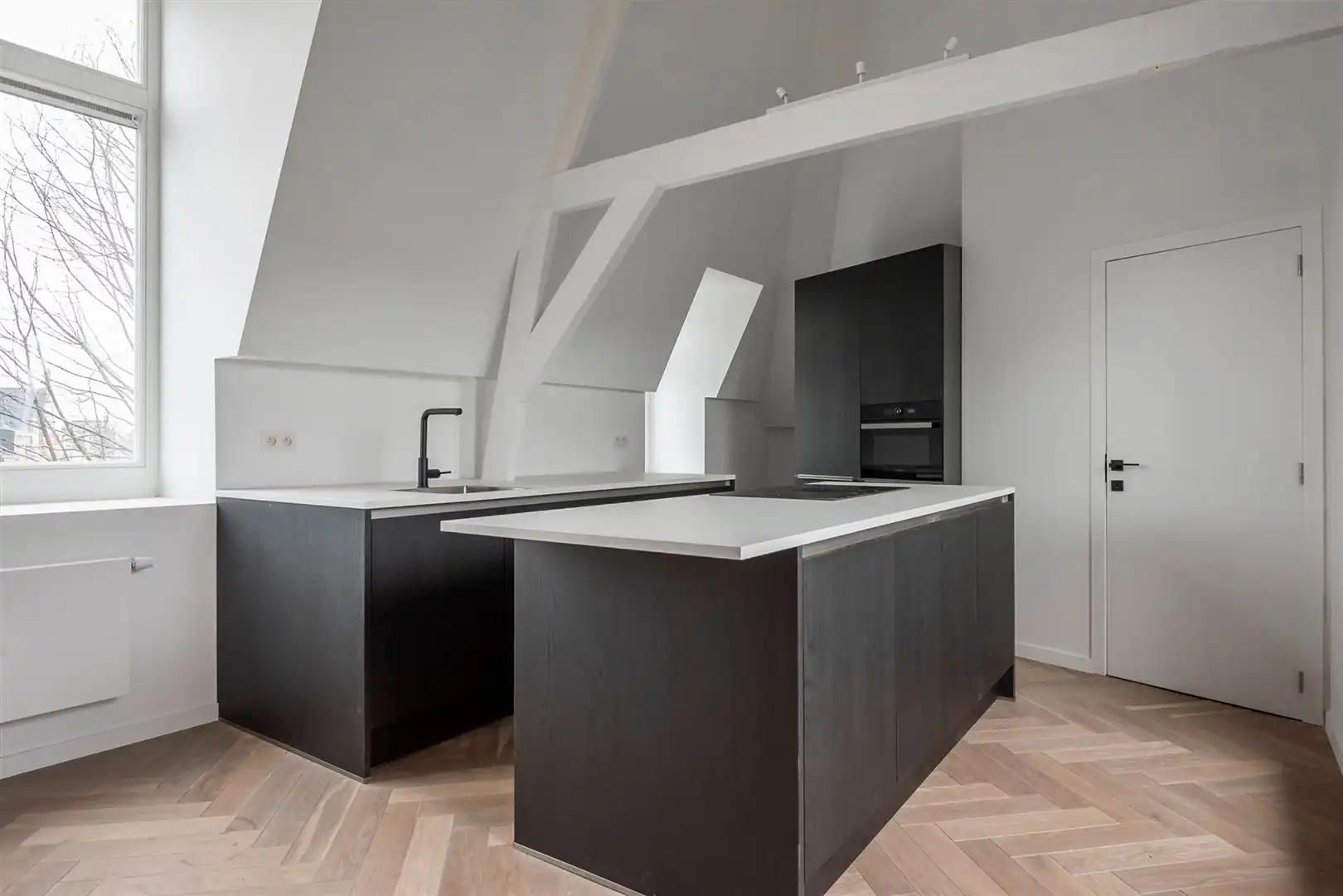 Majestueus burgerhuis met studio foto 30