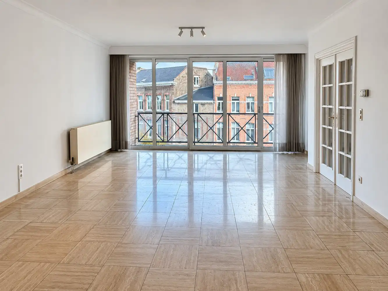 Lichtrijk appartement met 2 slaapkamers, 2 terrassen en ondergrondse parking in Hasselt centrum foto 3