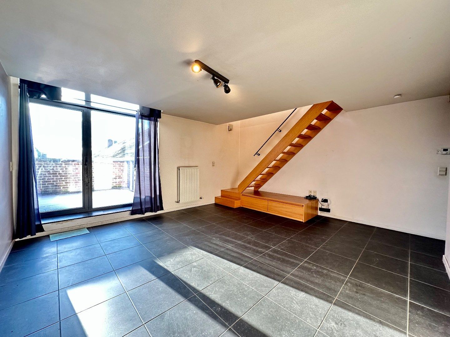 Goed gelegen appartement met 2 slaapkamers, terras en autostaanplaats te Tongeren foto 3