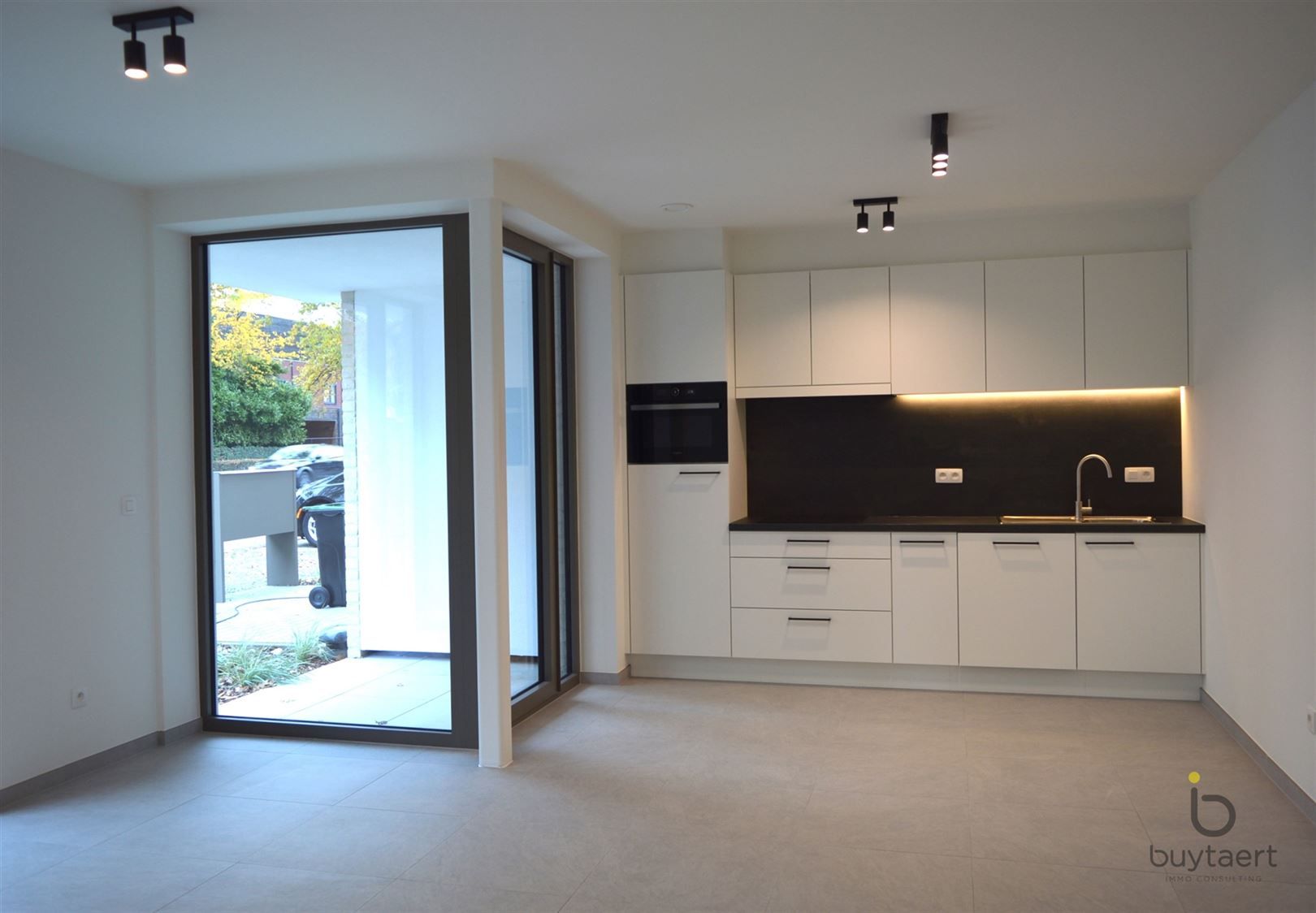 Gelijkvloers appartement met 1 Slaapkamer te Zoersel. foto 3