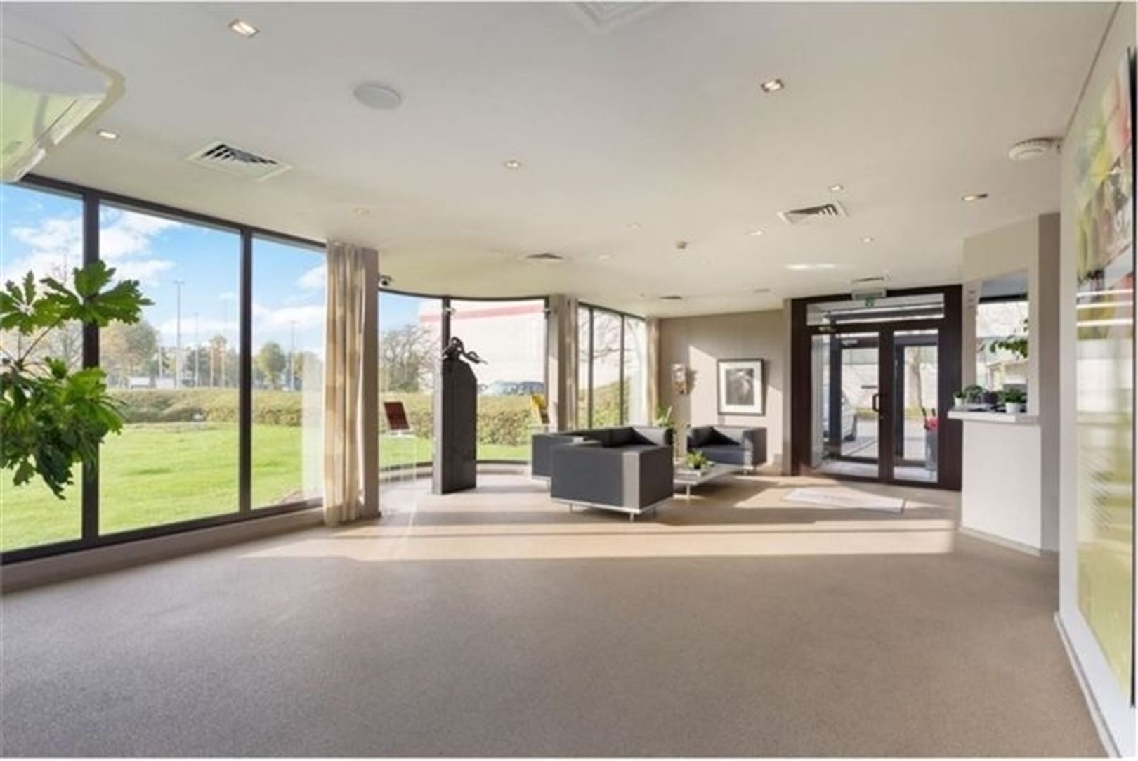 Magazijn + showroom/kantoor langs de ring van Lier foto 7