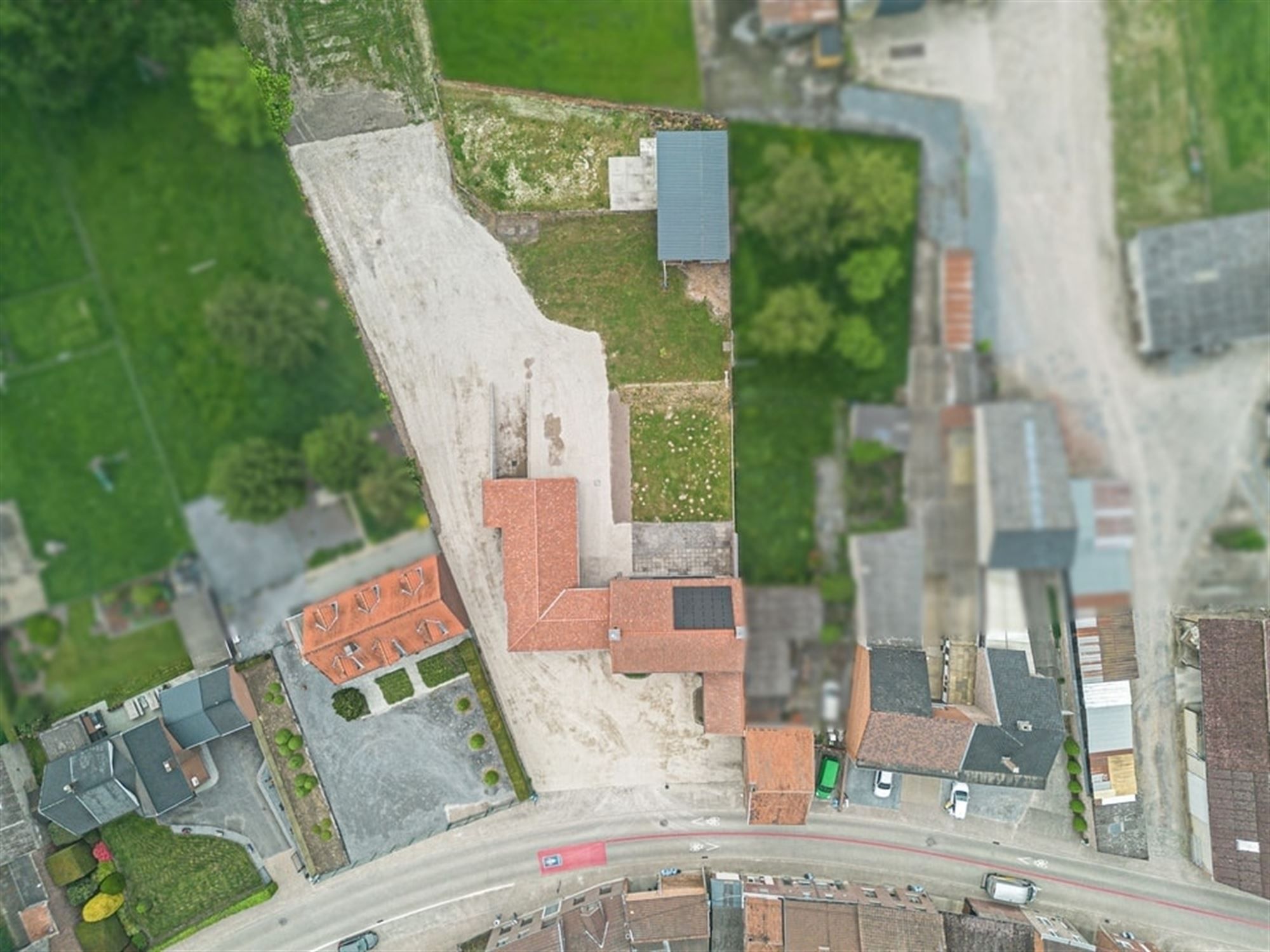 UNIEKE LANDELIJKE GEZINSWONING MET BIJBOUW VAN 320M² OP PRACHTIG PERCEEL  foto 31