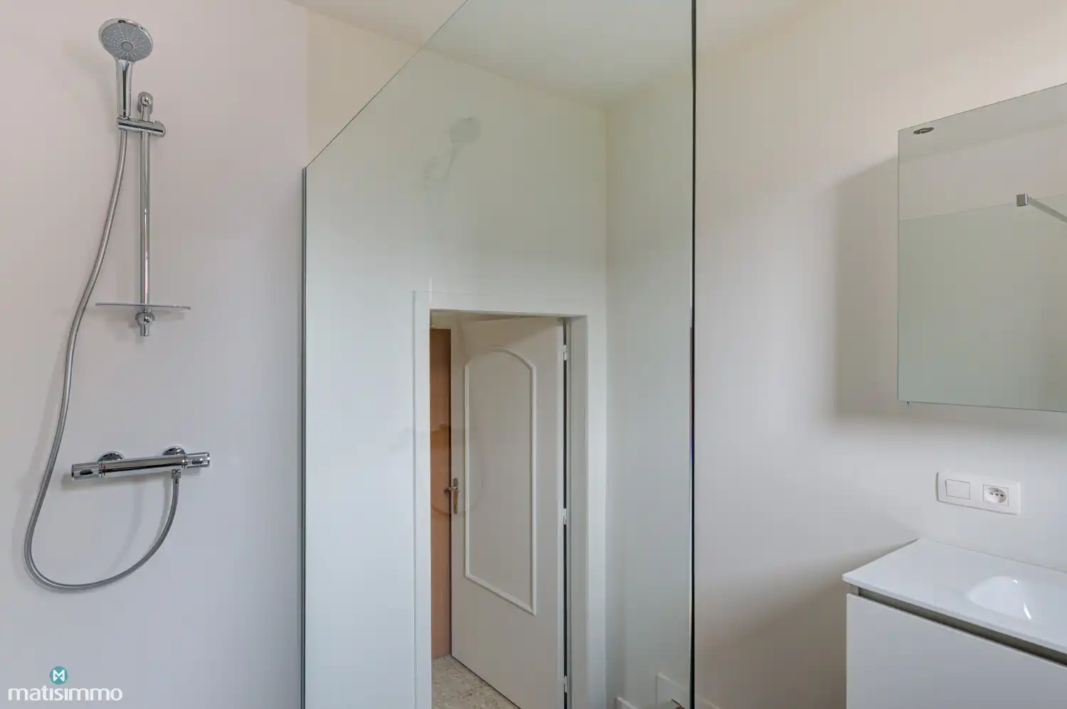 RUSTIG GELEGEN EENGEZINSWONING MET 2 SLAAPKAMERS, TUIN EN GARAGE TE VLIERMAALROOT foto 12