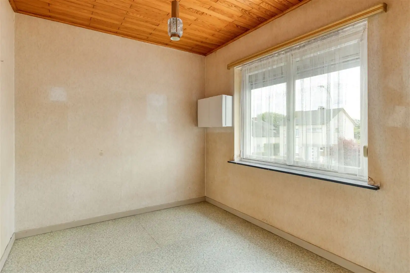 Statige te renoveren woning in deelgemeente Eine foto 9