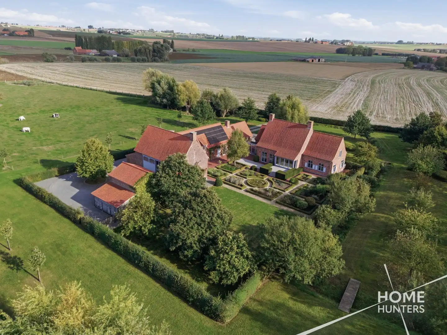 Exclusief luxedomein op 10.000 m² in het landelijke Heuvelland foto {{pictureIndex}}
