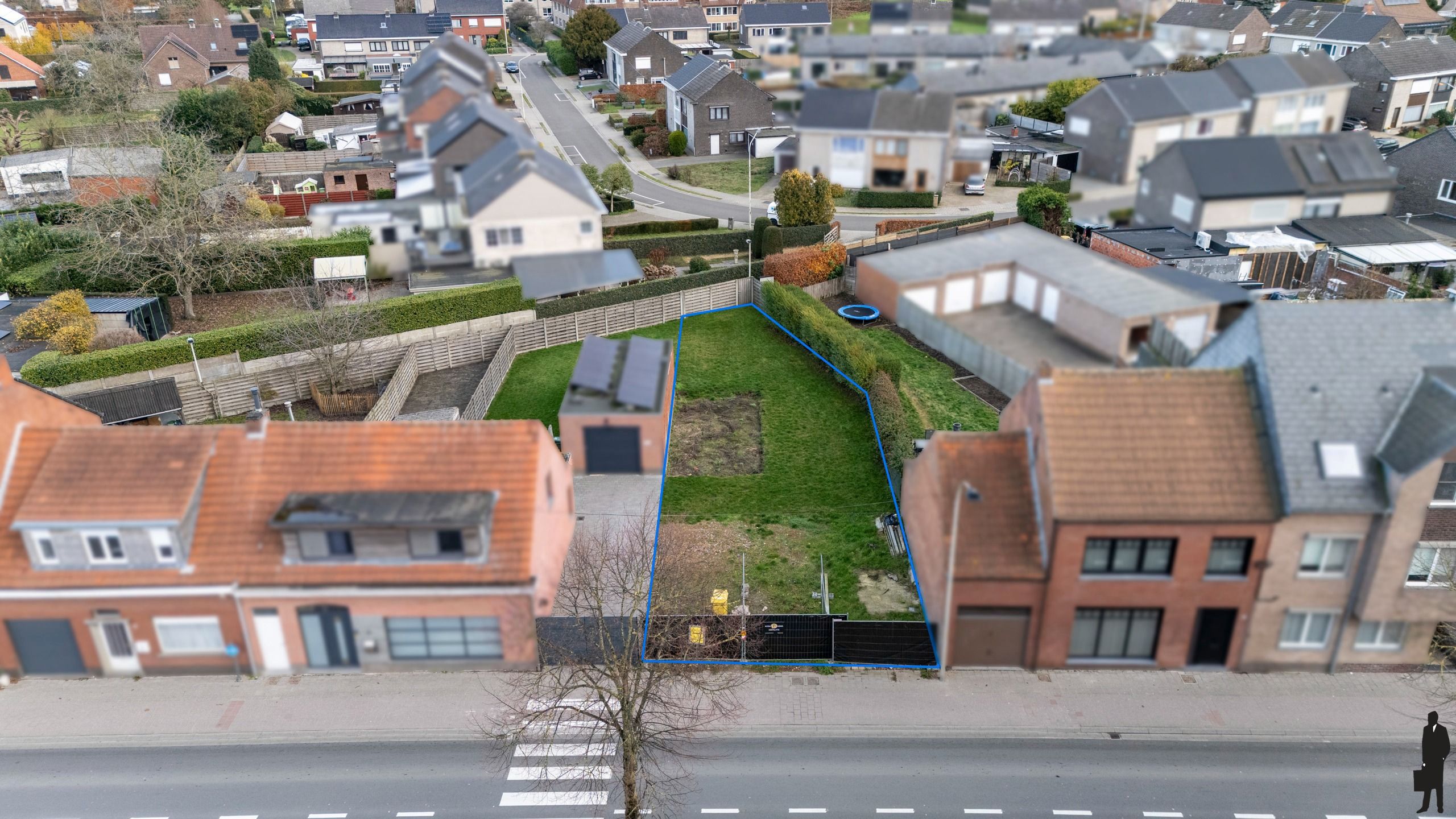 Unieke bouwgrond met vergunning voor 2 appartementen foto {{pictureIndex}}