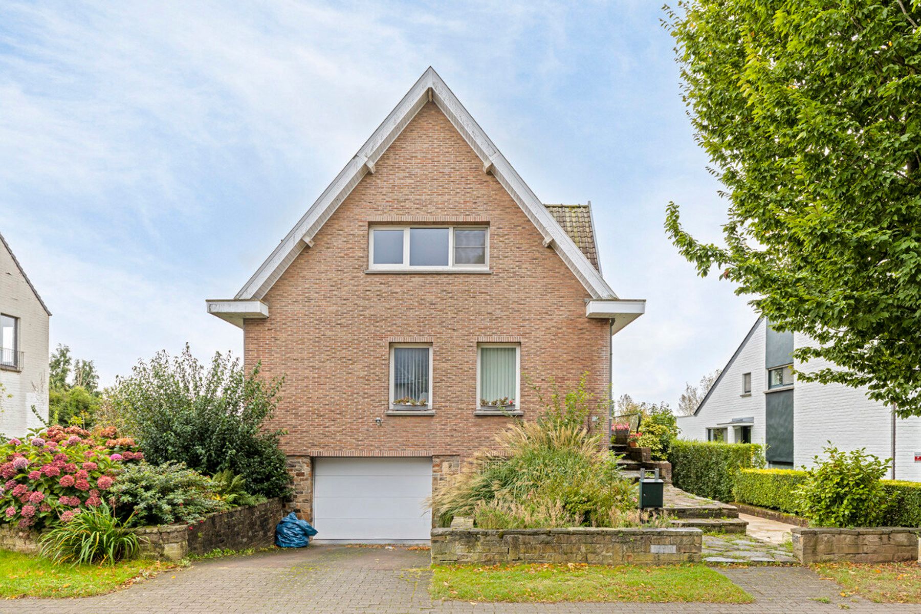 Viergevelwoning in Dilbeek : rust, ruimte en potentieel foto 2