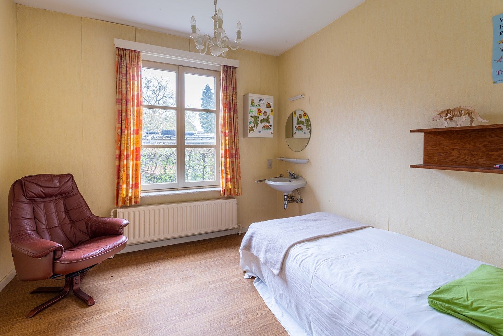 Jaren 70 villa op ruim perceel  foto 21