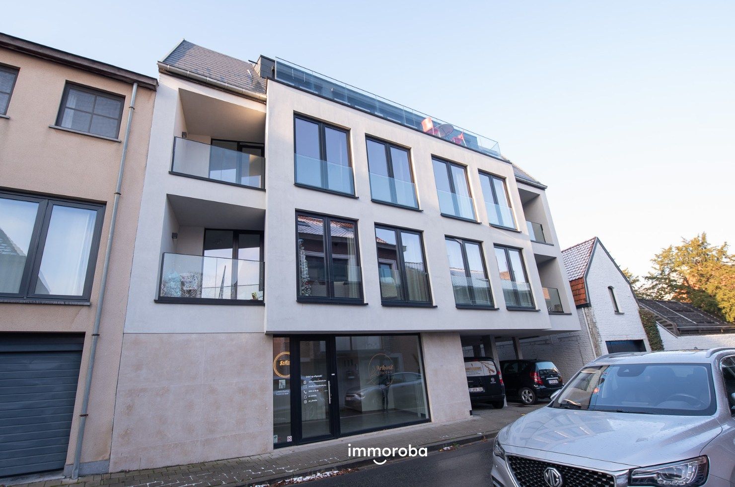 Modern 3-slaapkamer penthouse TE KOOP in centrum Waregem. foto {{pictureIndex}}