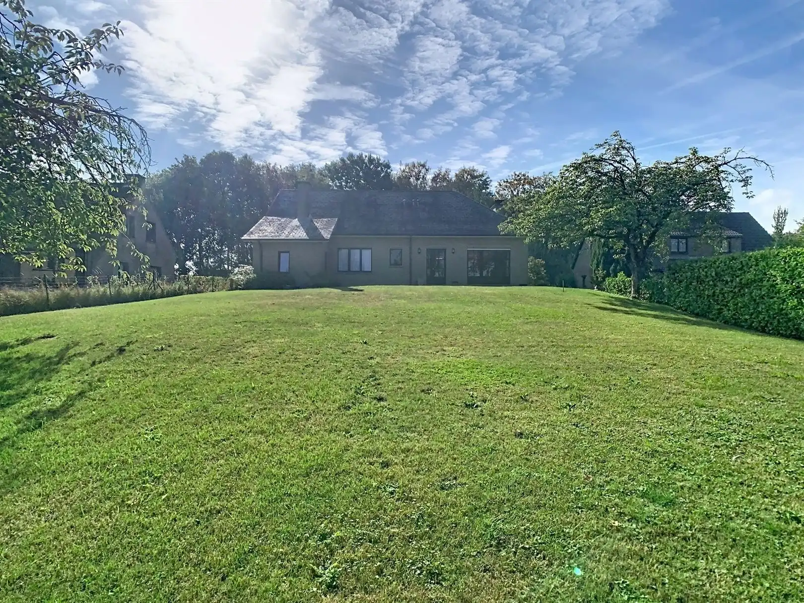 Ruime bungalow/villa met 3 slaapkamers  foto 4