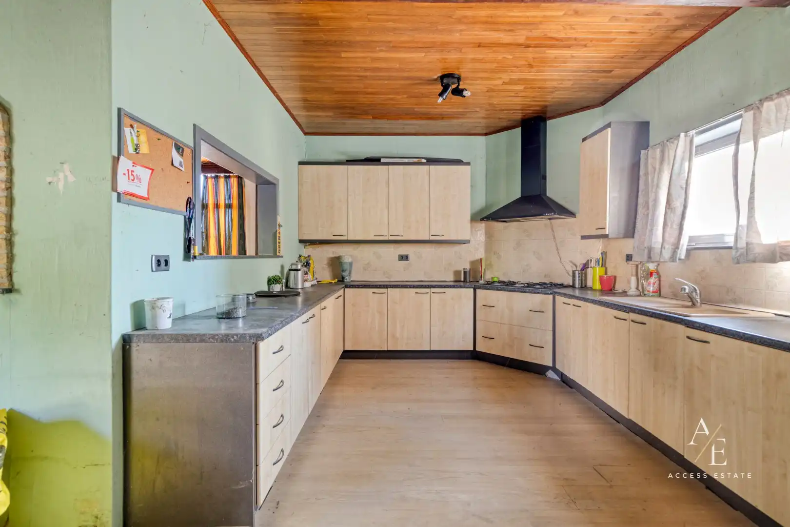 MERELBEKE-MELLE - Te renoveren hoeve op mooi perceel! foto 3