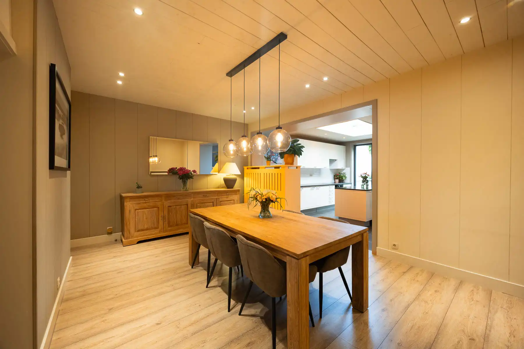 Ruime herenwoning met prachtige tuin in hartje Mechelen foto 11