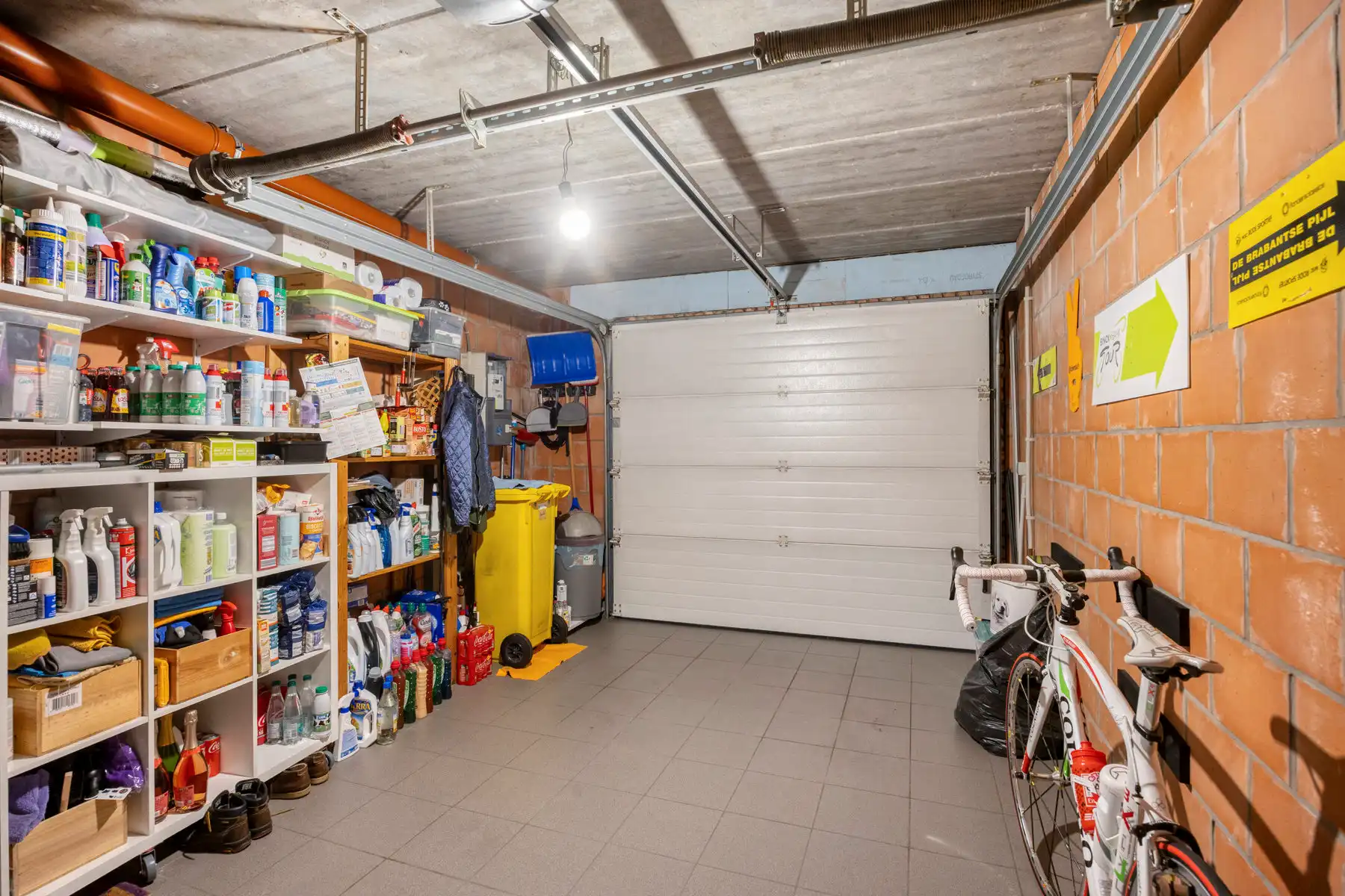 Gelijkvloers appartement met 2 kamers, tuin en garage foto 17