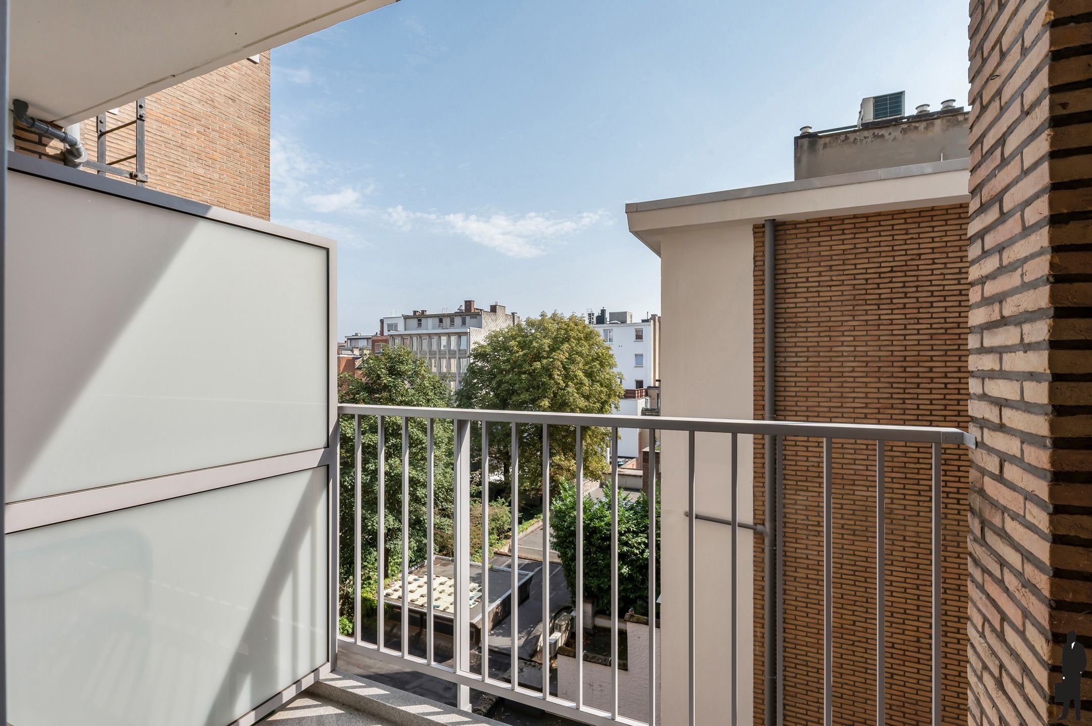 Instapklaar en prachtig gerenoveerd appartement met 2 slaapkamers en terras foto 13