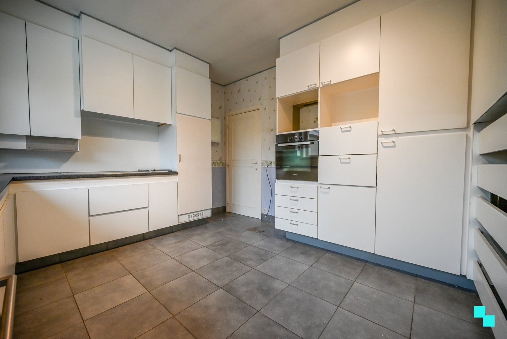 Zeer ruime woning te Heule foto 10