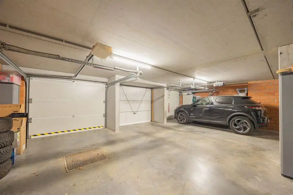 Ruim gerenoveerd appartement met groen zicht en parkeerplaats foto 18