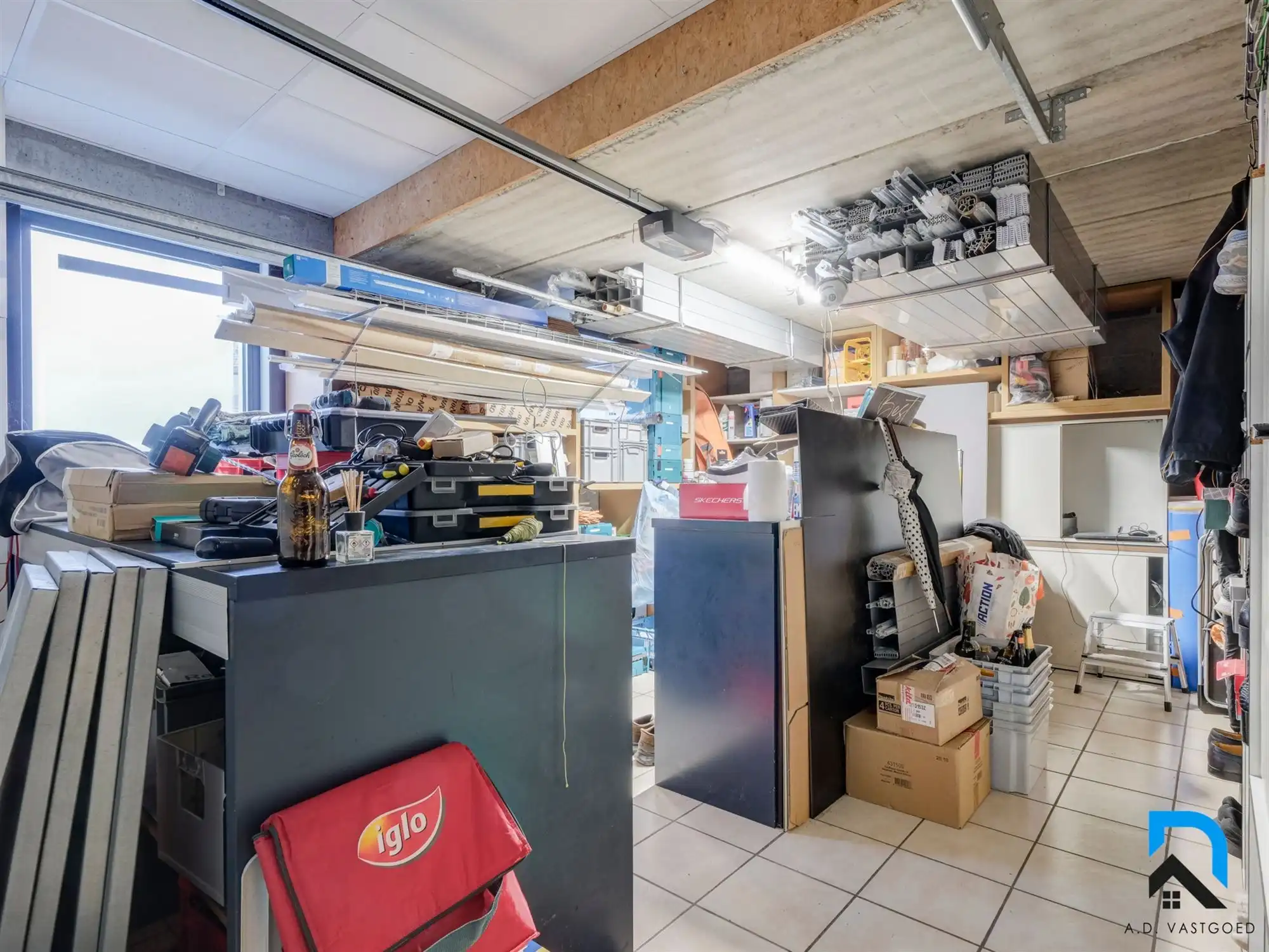 Ruime woning met prachtige tuin foto 18