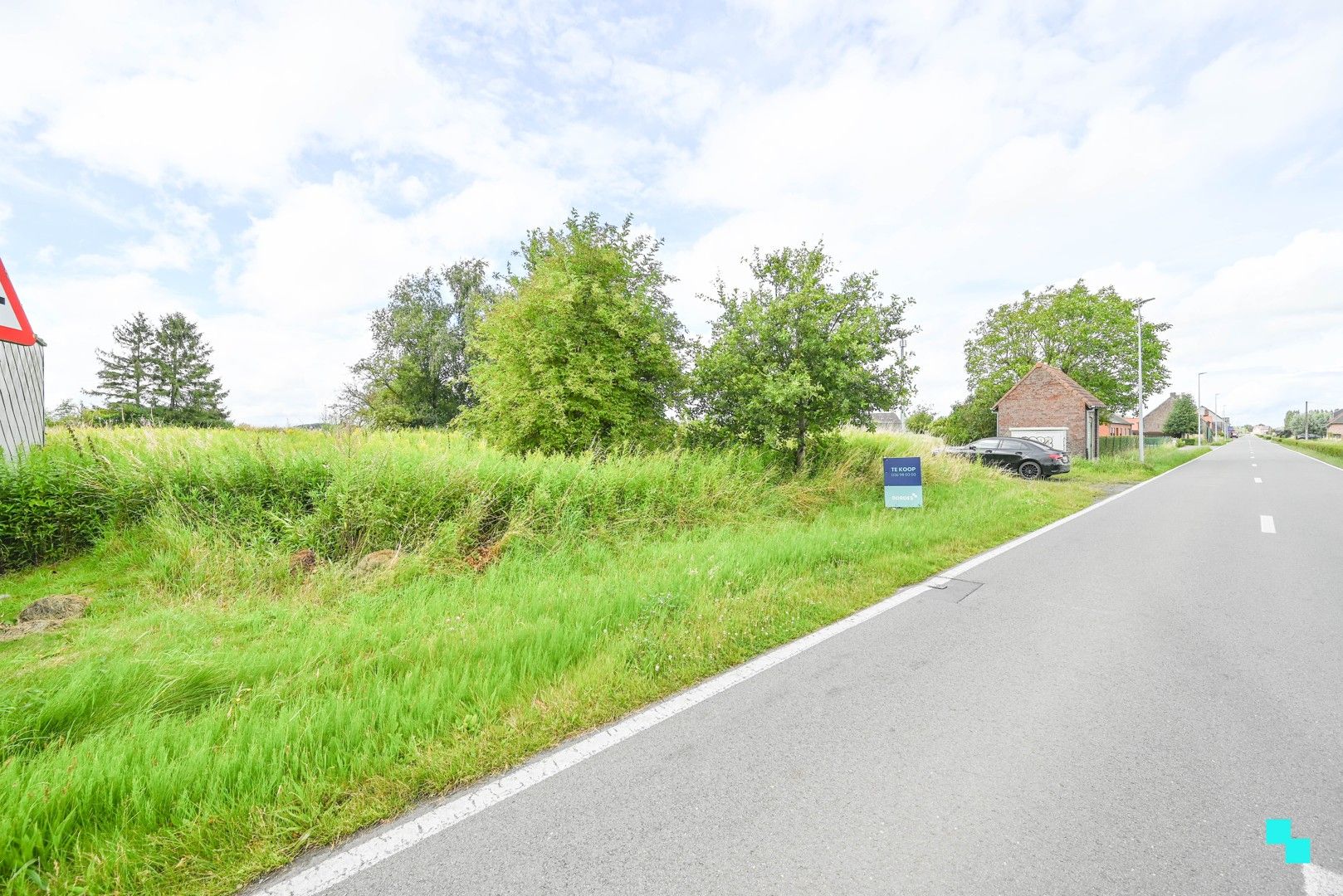 Royaal perceel gelegen in landelijk Oostrozebeke foto 6