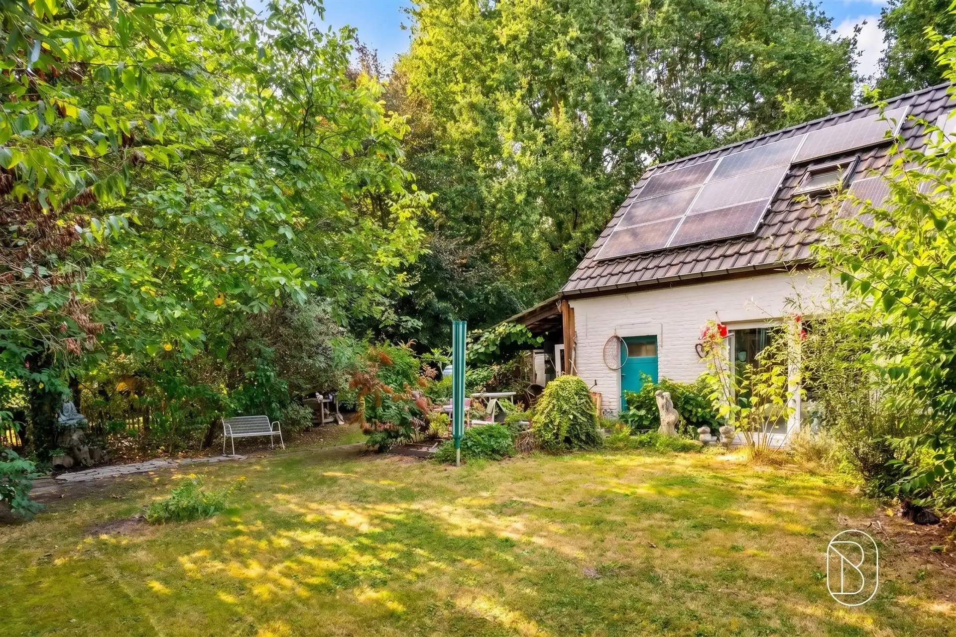 Charmante woning met gîte en prachtige tuin! foto 24