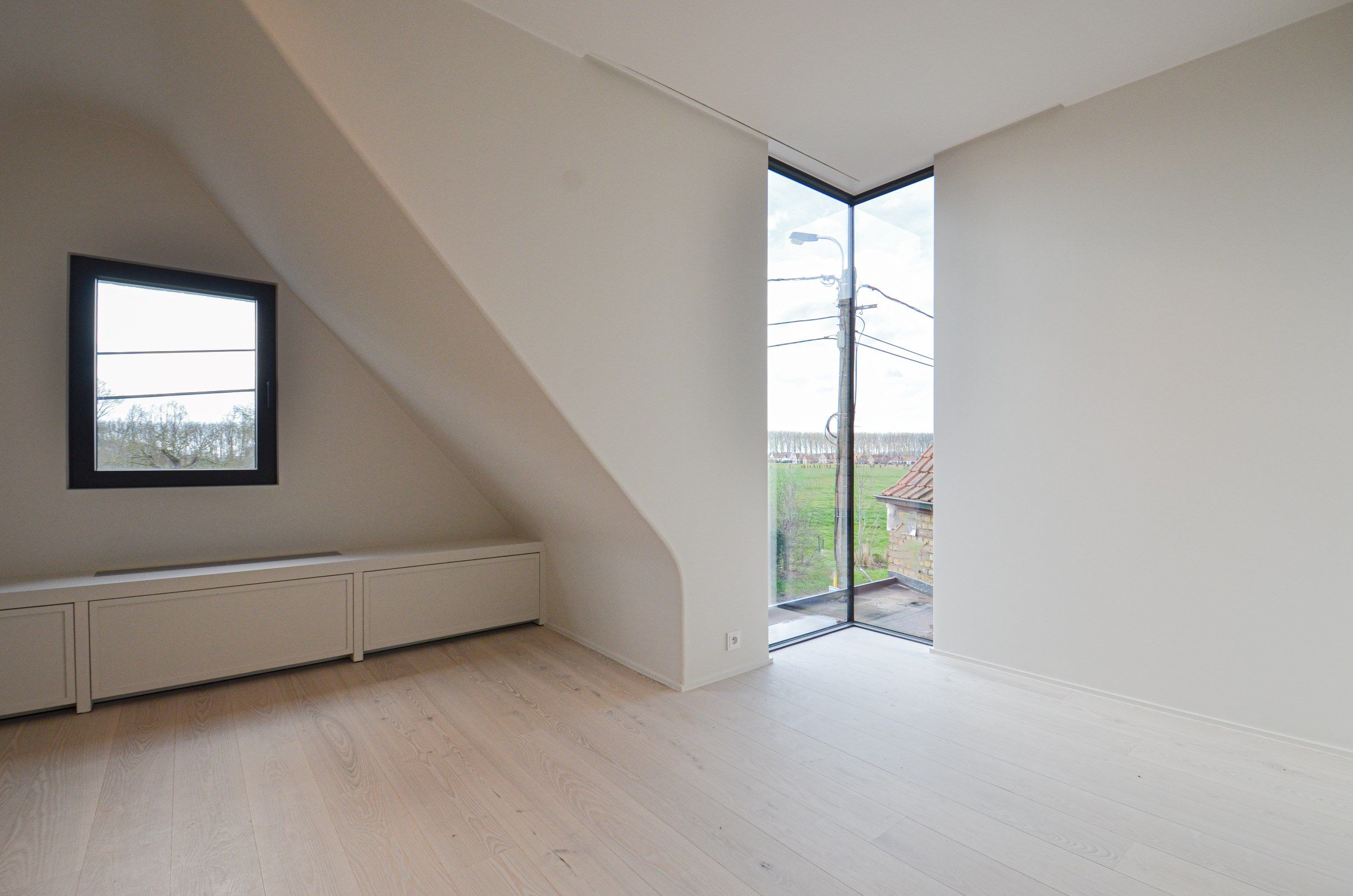 Exclusieve  nieuwbouwwoning afgewerkt met buitengewone materialen en design. foto 35