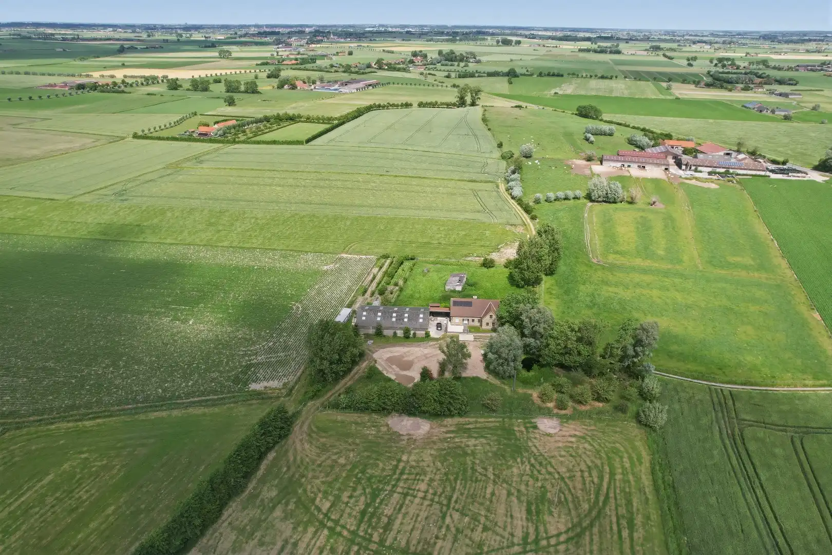 Recente open bebouwing (2019) op een perceel van maar liefst +- 8000 m², foto 5
