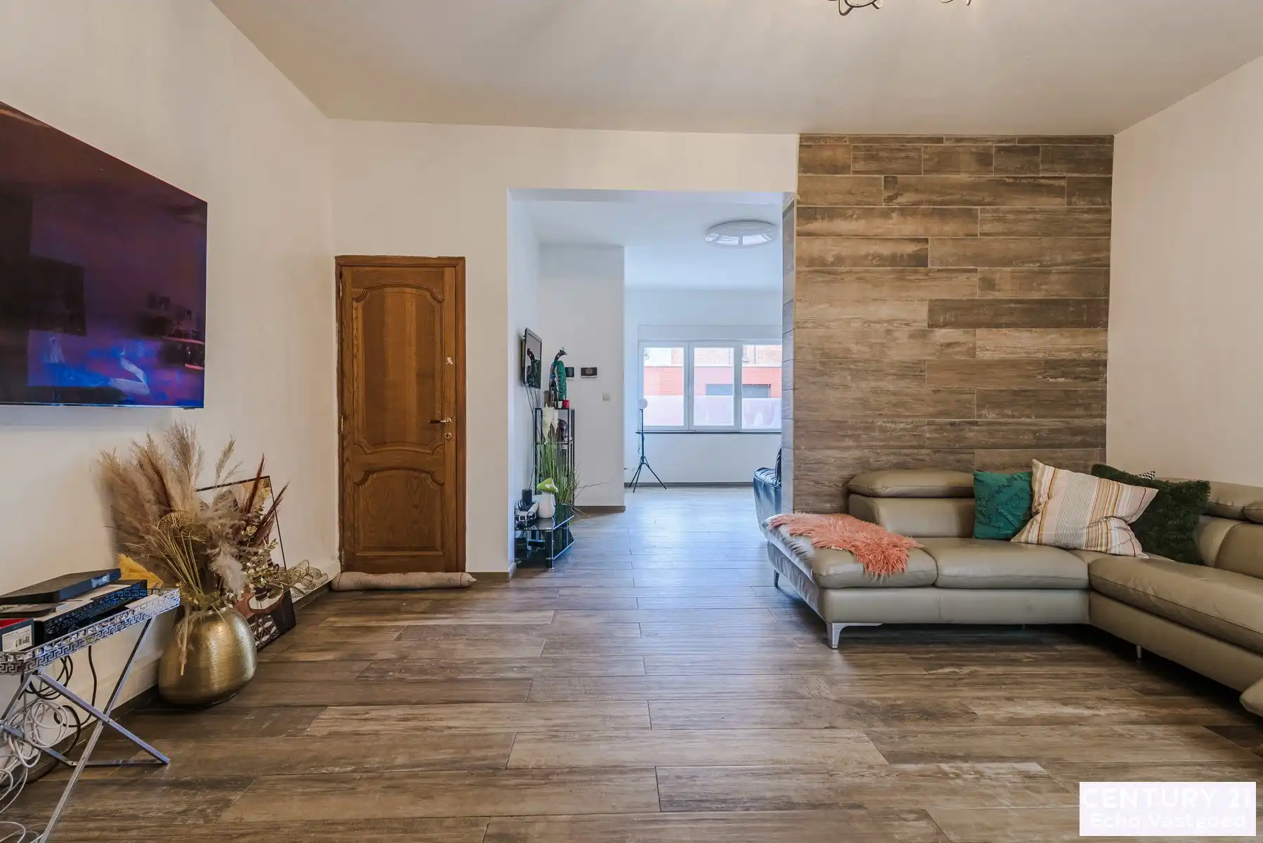 Ruime, gerenoveerde woning met 4 slpk en stadstuin foto 9