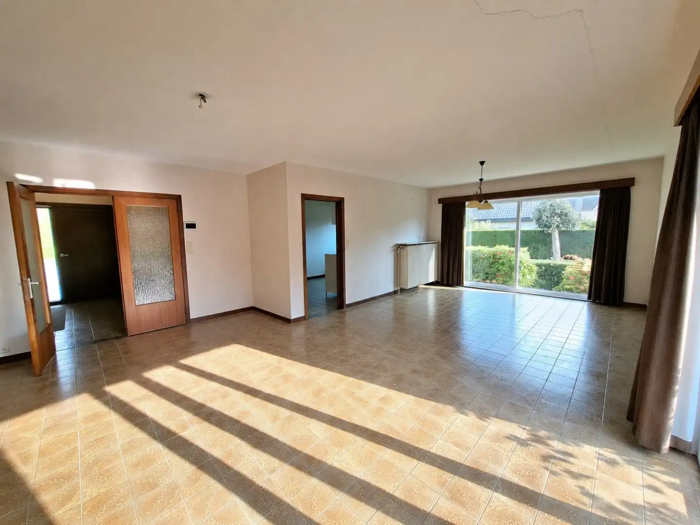 Ruime alleenstaande villa foto 2