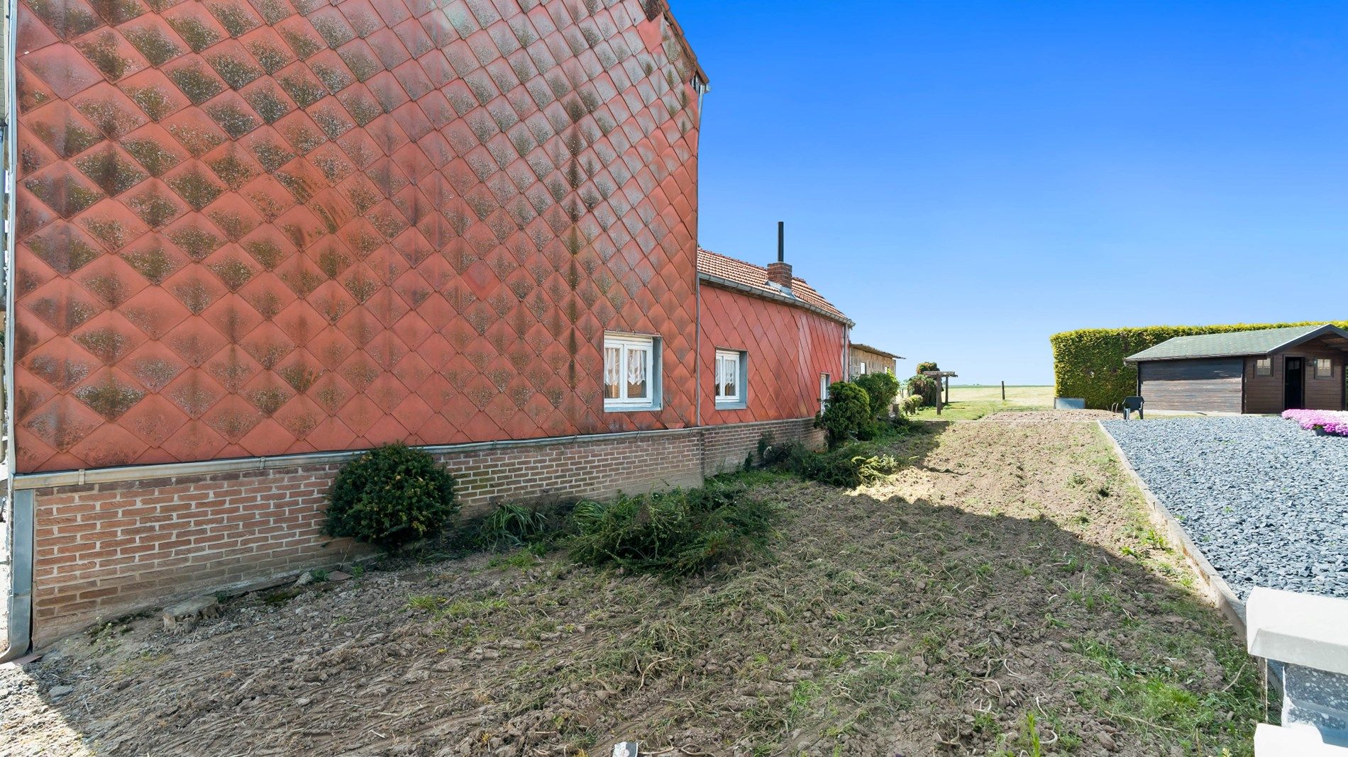 Renovatiewoning op perceel van 6854 m² foto 17
