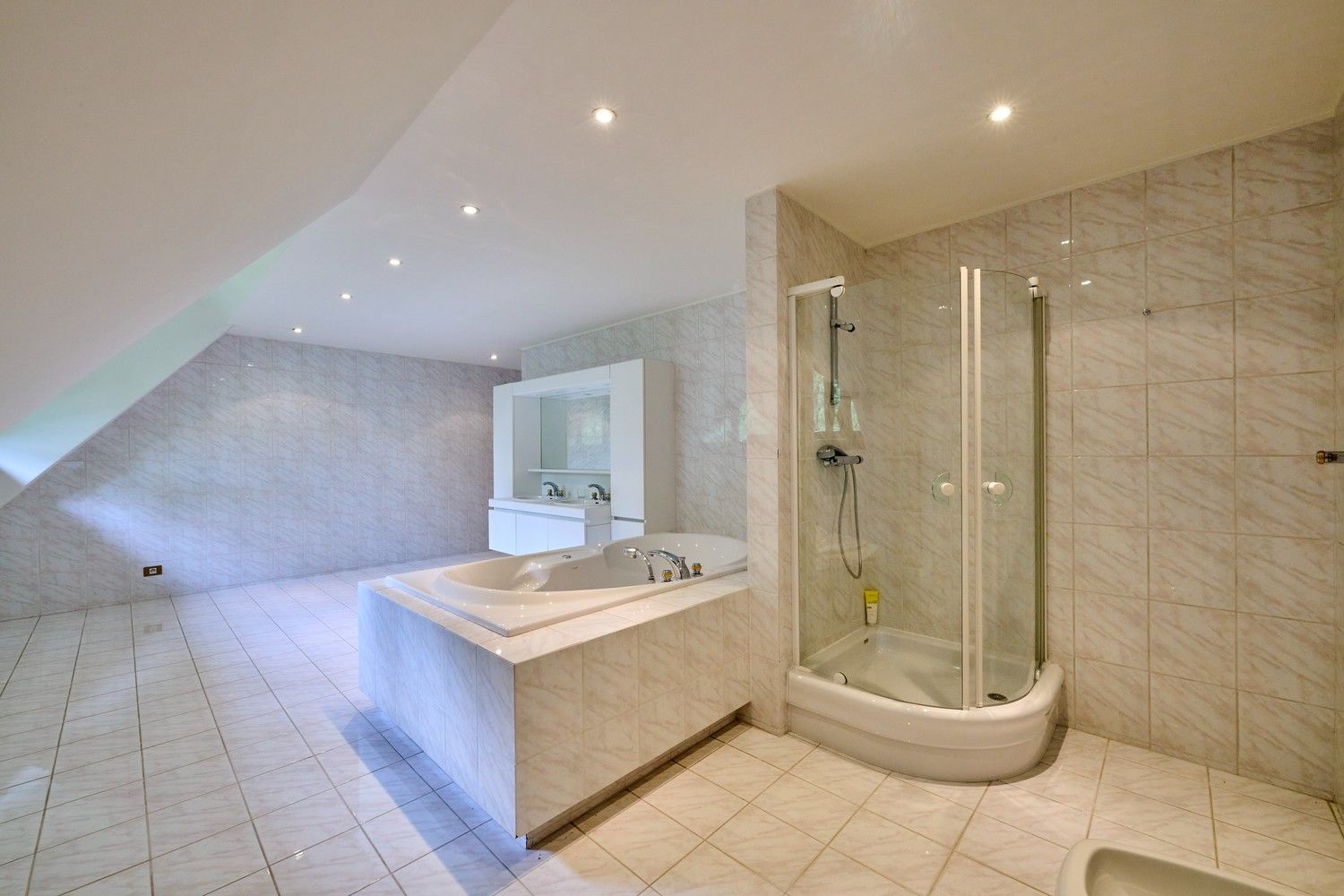 Exclusieve villa op toplocatie – een oase van rust en comfort nabij Maasmechelen en Genk foto 28