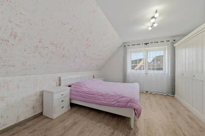 Roeselare- Beitem :  Karaktervolle gezinsvilla met verrassend veel ruimte en hedendaags wooncomfort voorzien van&nbsp; 5 à 6 slpks. foto 13