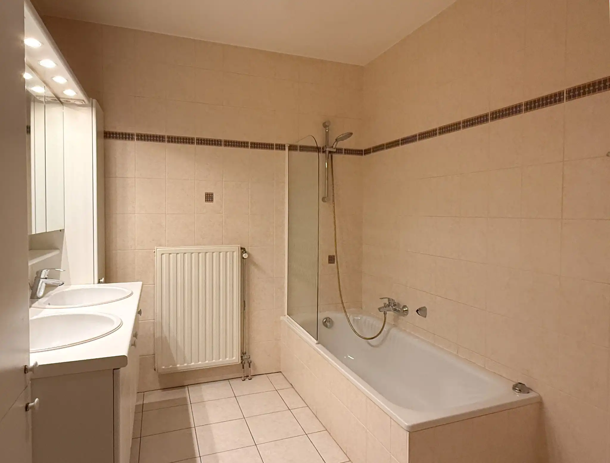 Appartement met twee slaapkamers en garage in Melsele foto 6