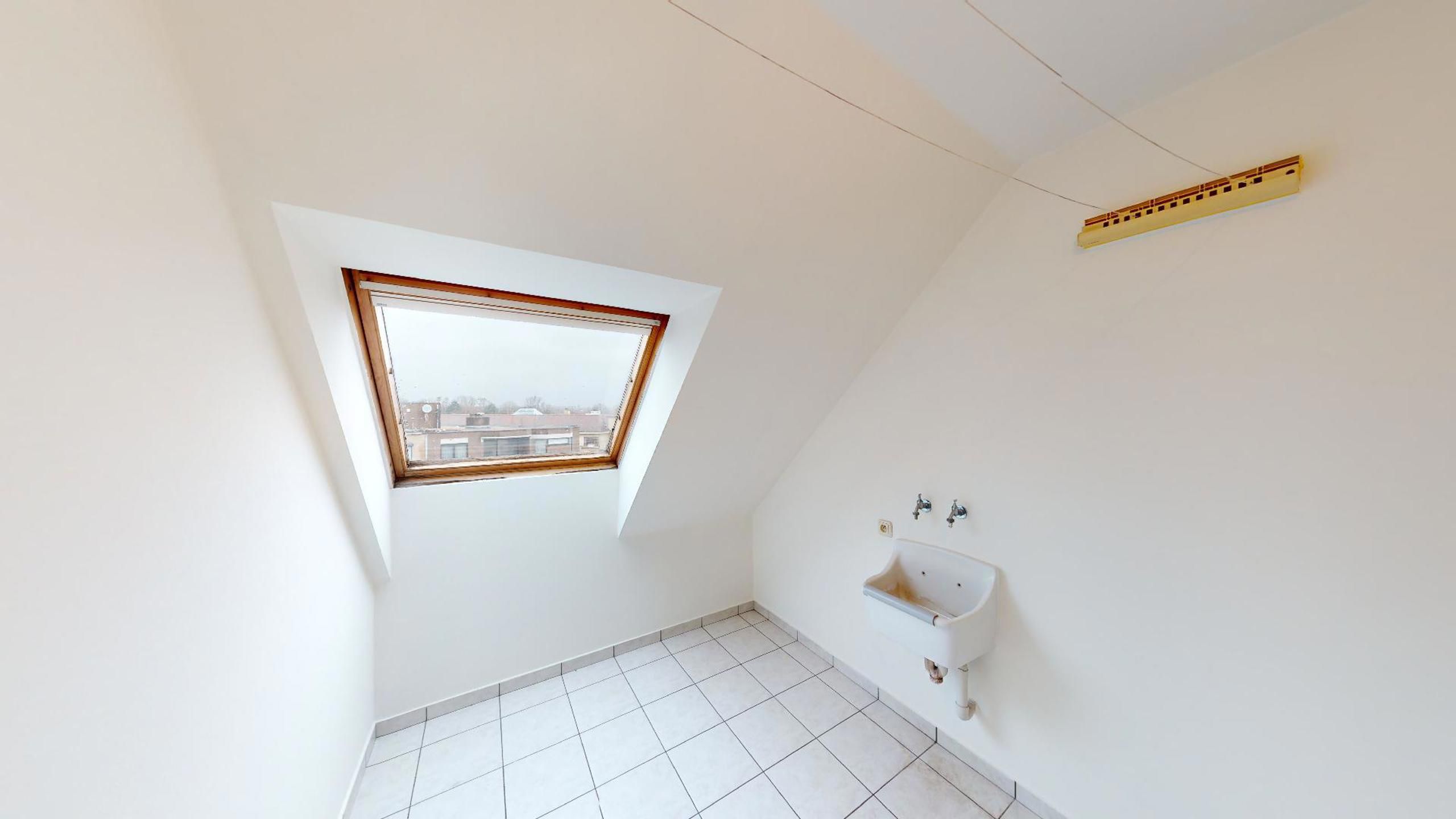 Zeer ruim duplex appartement met lift met  3 slaapkamers! foto 17